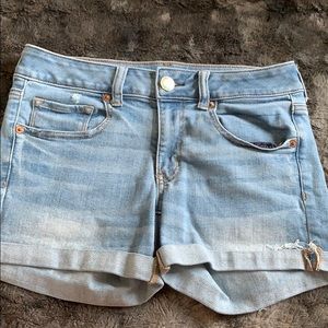 light wash american eagle jean shorts size 6